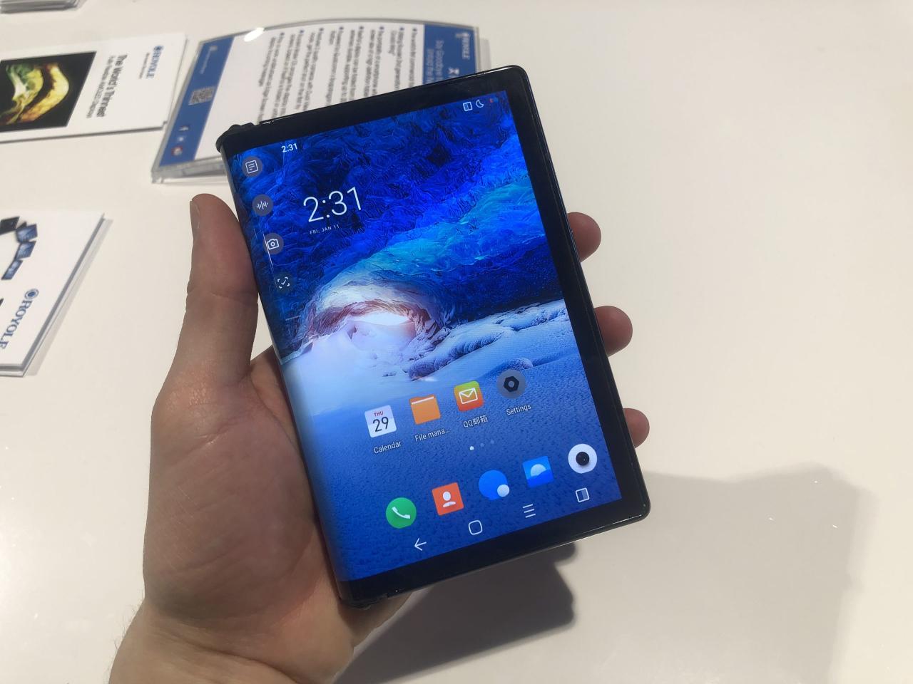 Royole FlexPai hands-on review | Stuff Royole flexpaih